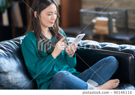 Women's smartphone lifestyle new normal Women's smartphone lifestyle new normal 90146118