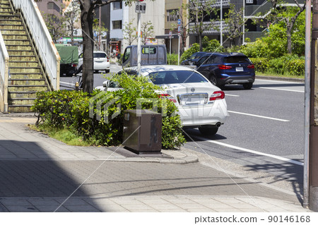 Passenger car that stops on the arterial road 90146168