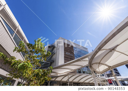Scenery in front of JR Chuo Line "Higashi-Nakano" station Scenery in front of JR Chuo Line "Higashi-Nakano" station 90148353