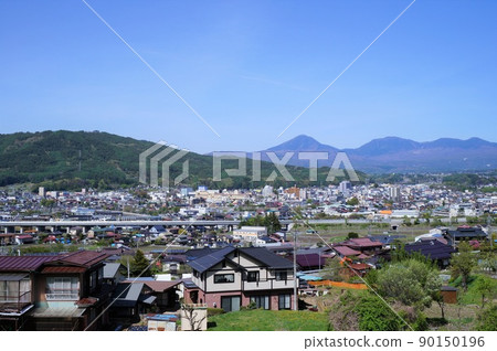 茅野市街景和八嶽山脈(茅野市宮川區景觀) 茅野市街景和八嶽山脈(茅野市宮川區景觀) 90150196