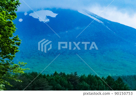 從風景、自然和燃燒中看到的岩手山 像鈷藍色的大海一樣壯麗的岩手山 90150753