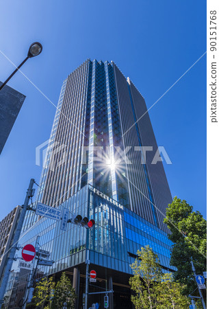 JR Yotsuya station square "COMORE YOTSUYA" building 90151768