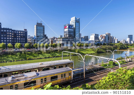 JR總武線“市谷”站和新見附護城河 90151810
