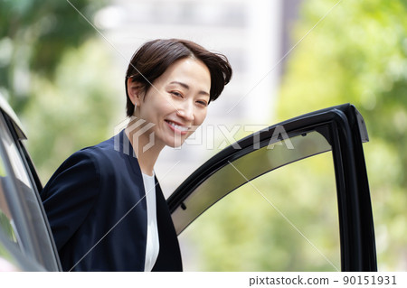 Middle female car driving business 90151931