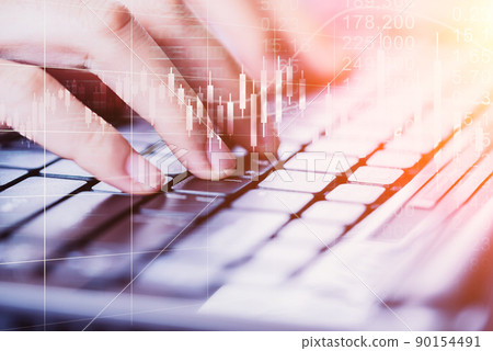 二次曝光的商人和數字股市金融特寫 二次曝光的商人和數字股市金融特寫 90154491