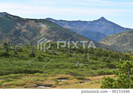 Autumn Kasagatake seen from Unnohira 90155896