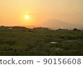 春天的岩木山和蘋果田 春天的岩木山和蘋果田 90156608