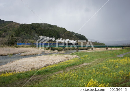 跨越遠野猿石川大橋的SL Ginga 90156643