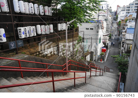 5月新宿398紅色欄杆和樓梯（Otokozaka）/ Suga神社 90156743