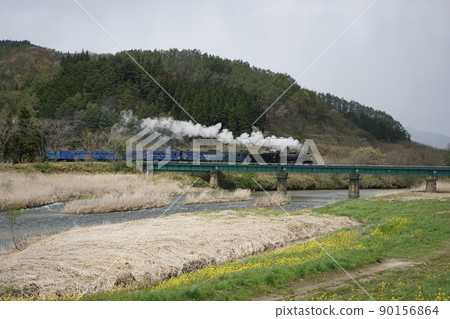 跨越遠野猿石川大橋的SL Ginga 跨越遠野猿石川大橋的SL Ginga 90156864