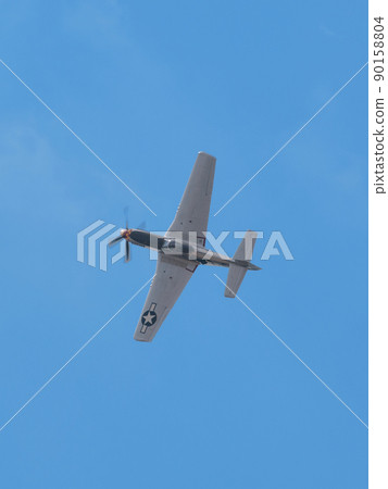 North American P-51D Mustang Turn North American P-51D Mustang Turn 90158804