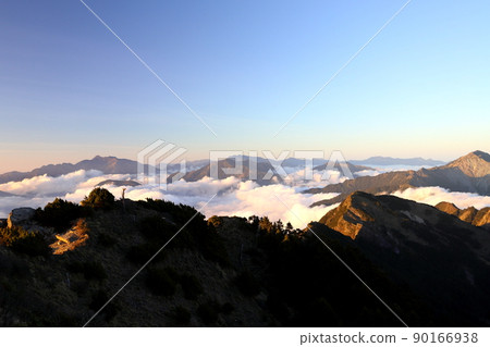The sea of clouds in the sunset Taiwan alpine scenery the southern section of the central mountain range Guanshan 90166938