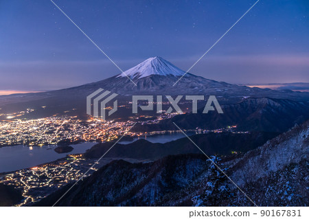《山梨縣》富士山的黎明,新道峠 《山梨縣》富士山的黎明,新道峠 90167831