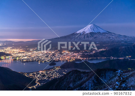 《Yamanashi Prefecture》 Dawn of Mt. Fuji, Shindo Pass 90167832