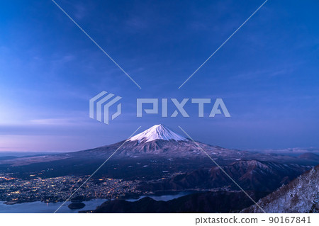 《山梨縣》富士山的黎明，新道峠 90167841