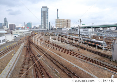 Overlooking the direction of Sasashima Live Station, where many railroad tracks run side by side (Global Gate Building, Nagoya City, Aichi Prefecture) 90168710