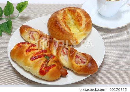 3 types of cooking bread 90170855