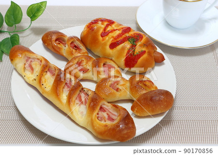 3 types of cooking bread 3 types of cooking bread 90170856