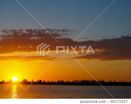 Australian dusk 90172837