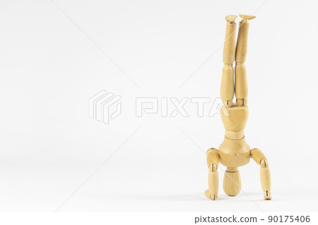 Three-point inverted wooden drawing doll Three-point inverted wooden drawing doll 90175406