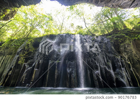 View of Manaino Falls from the Gokase River in Takachiho Gorge View of Manaino Falls from the Gokase River in Takachiho Gorge 90176783