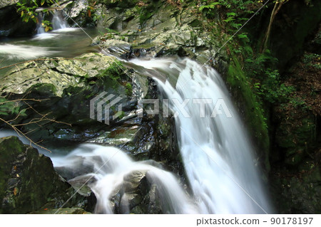 Fresh green waterfall Hamamatsu Tenryu Odaki Fresh green waterfall Hamamatsu Tenryu Odaki 90178197