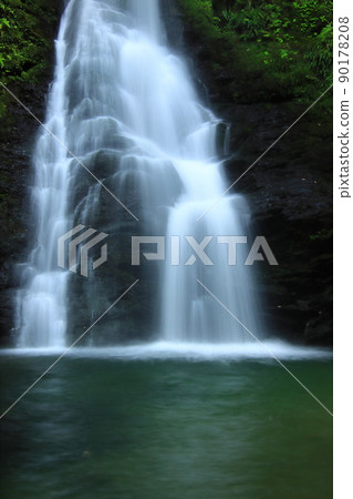 Fresh green waterfall Hamamatsu Tenryu Medaki Fresh green waterfall Hamamatsu Tenryu Medaki 90178208