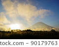日出時的富士山 90179763