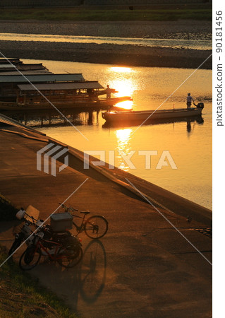 Nagara河晚上風景 Nagara河晚上風景 90181456