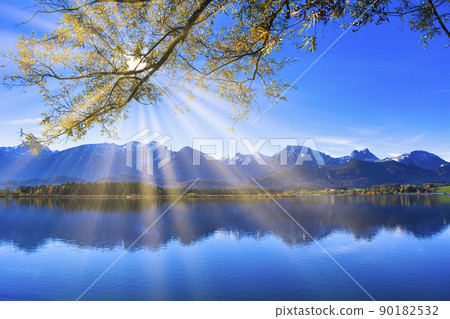 Beautiful autumn scenery in the Bavaria region Beautiful autumn scenery in the Bavaria region 90182532