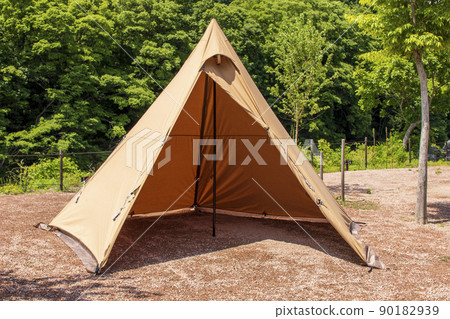 One pole tent with one side One pole tent with one side 90182939