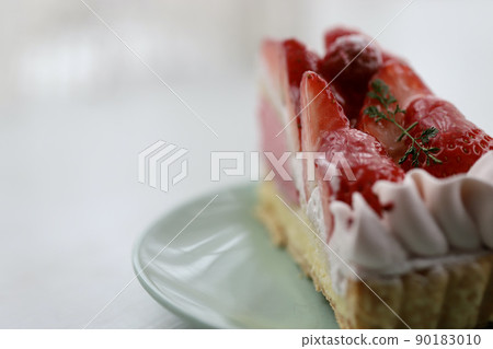 新鮮草莓慕斯塔蛋糕 90183010