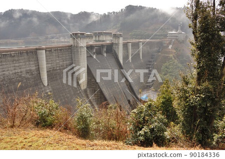 Hinachi Dam embankment Hinachi Dam embankment 90184336