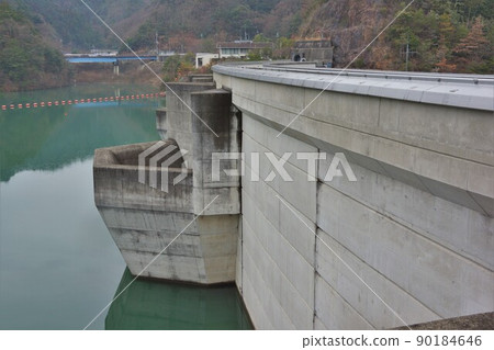 瀧畑大壩溢洪道 90184646