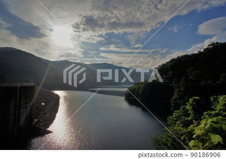 Sunset over Iwaya Dam 90186906