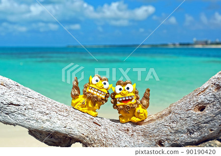 Okinawa's blue sea and shisa 90190420