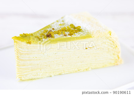 Delicious pistachio mille crêpes 90190611