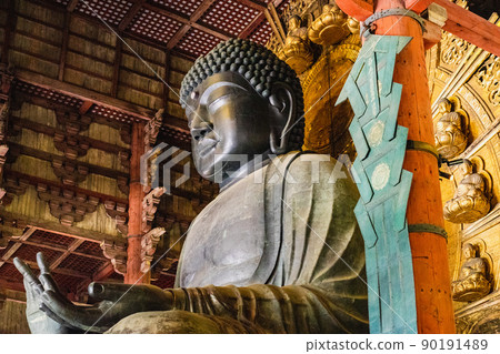 The Great Buddha of the Great Buddha Hall at Todaiji Temple in Nara 90191489