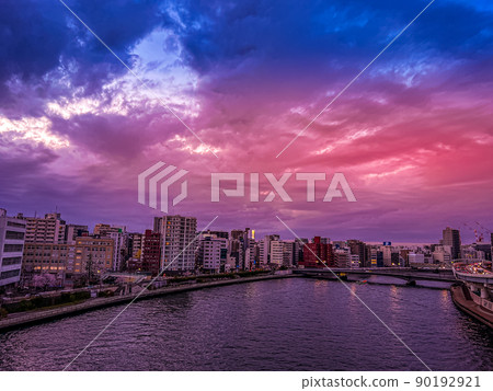 Tokyo evening view and Sumida River Tokyo evening view and Sumida River 90192921