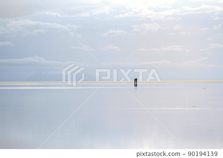Uyuni salt lake   90194139