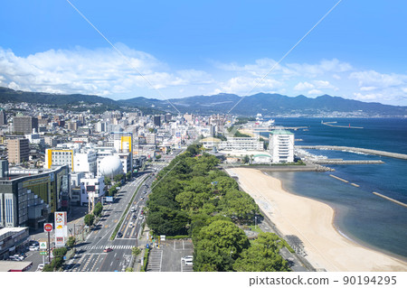 Beppu city area and Beppu bay 90194295