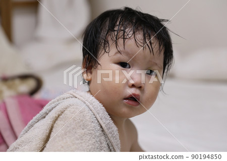 幼兒洗澡 90194850