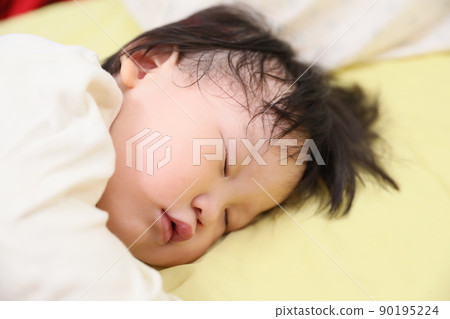 幼兒睡覺 幼兒睡覺 90195224