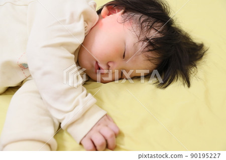 幼兒睡覺 幼兒睡覺 90195227