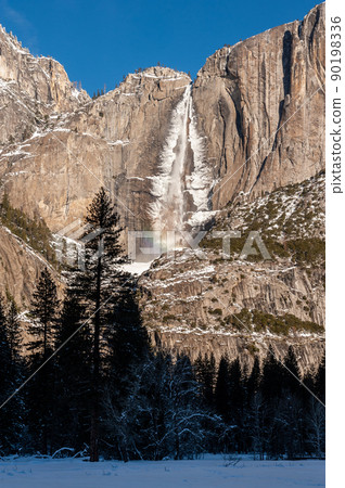 Yosimte falls in Winter Yosimte falls in Winter 90198336