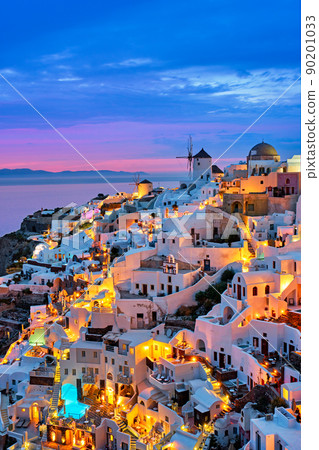 Famous greek tourist destination Oia, Greece 90201033
