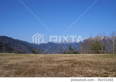 Shirabiso Highland and the Southern Alps [Iida City, Nagano Prefecture] 90201088