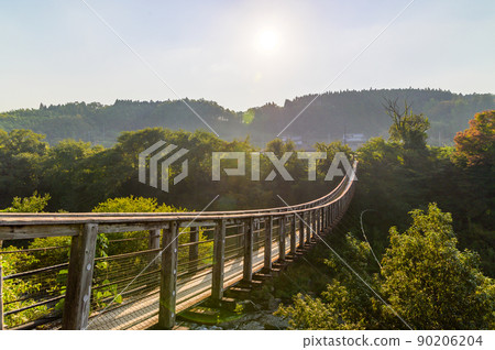 Harajiri Falls (early morning) Suspension bridge and Chaoyang "Oriental Naiyagara" Autumn leaves 90206204
