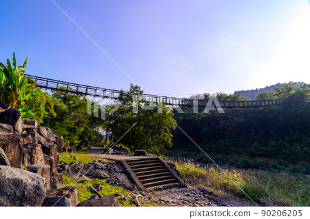 Harajiri Falls (early morning) Suspension bridge and Chaoyang "Oriental Naiyagara" Autumn leaves Harajiri Falls (early morning) Suspension bridge and Chaoyang "Oriental Naiyagara" Autumn leaves 90206205
