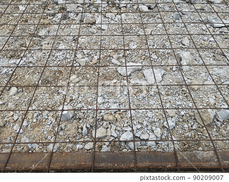 Steel wire mesh laying on stone mix to process create concrete road 90209007